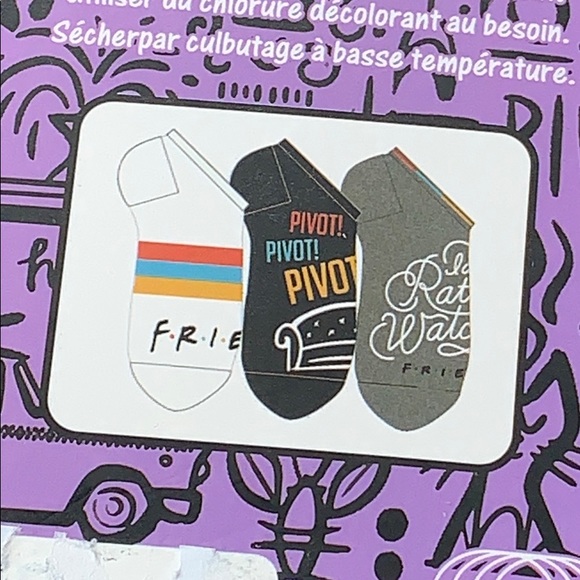 🧦 FRIENDS 3 PAIRS OF SOCKS 🧦 - Picture 2 of 4